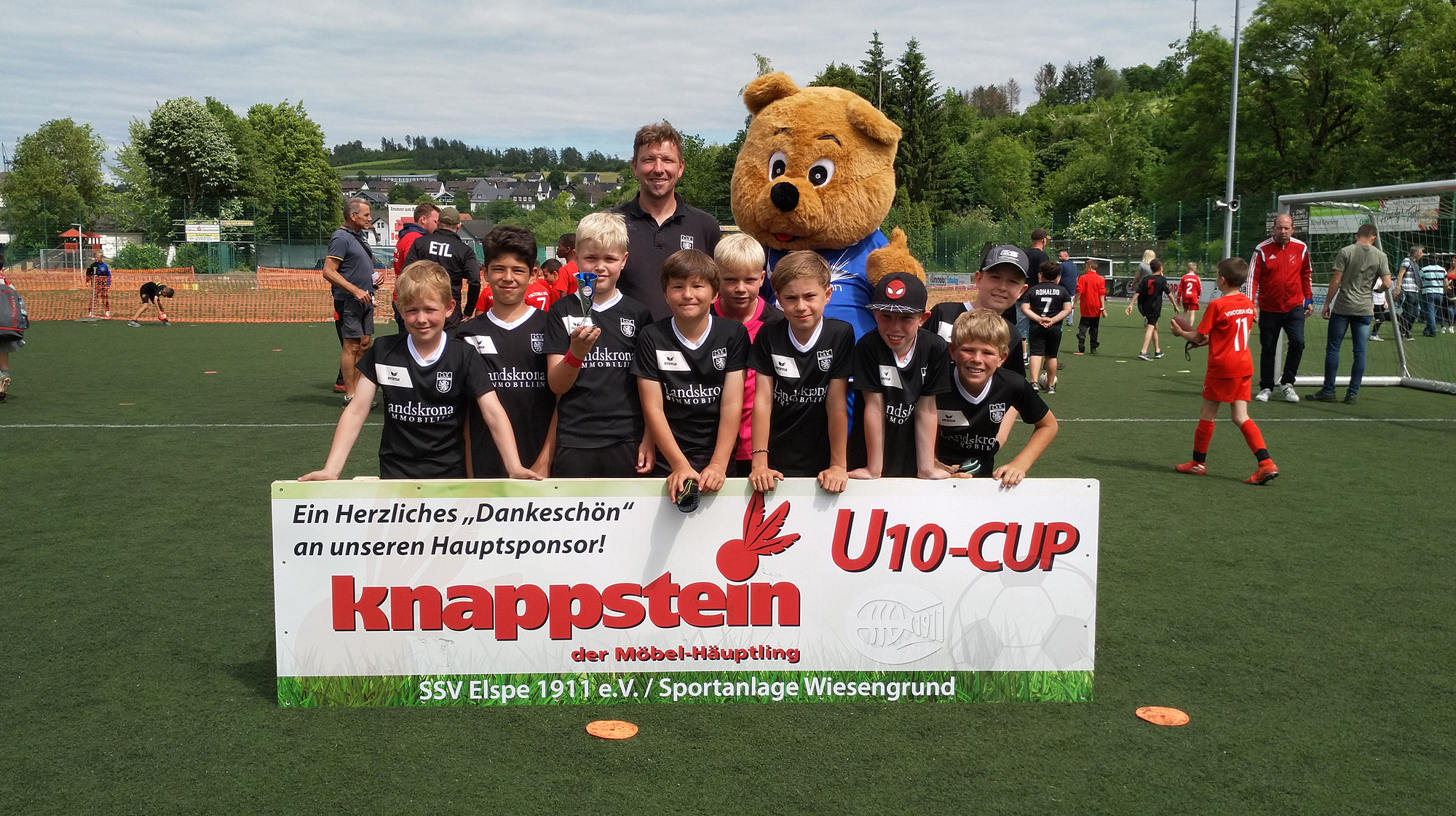 Read more about the article U10 beim 2. Internationalen Knappstein Cup in NRW