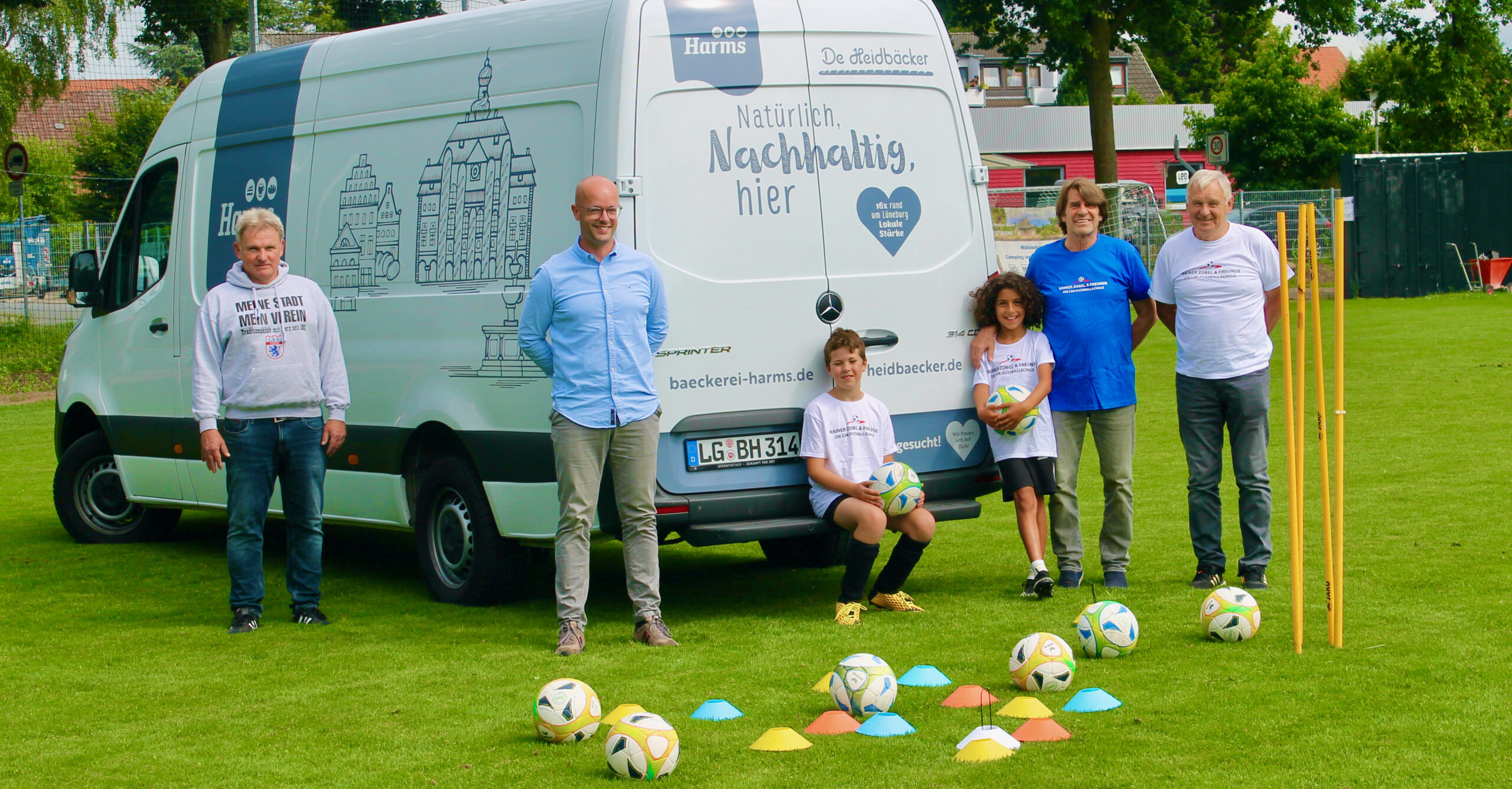 Read more about the article Cool! Bäckerei Harms sponsert jetzt die LSK-Fußballschule