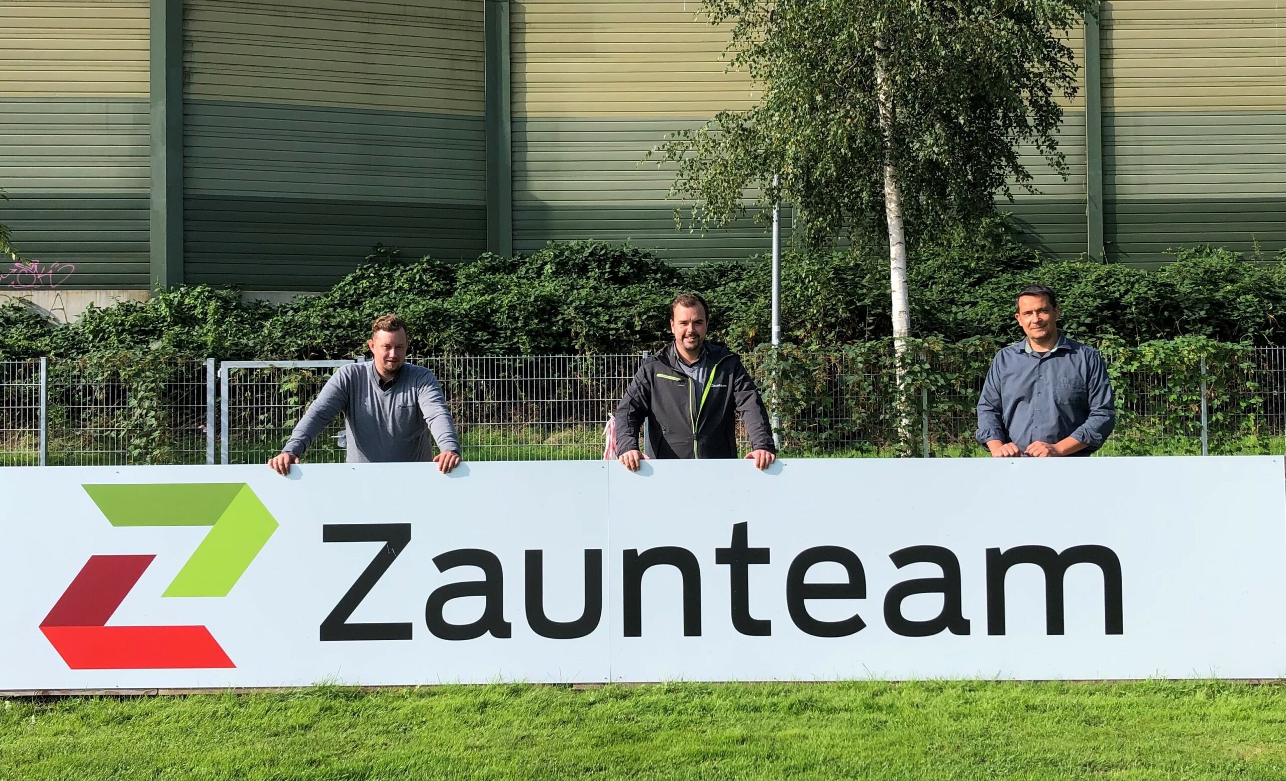 Read more about the article Neuer Bandensponsor im expert-Trainingscenter des LSK: Das Zaunteam Elbe-Lüneburg!