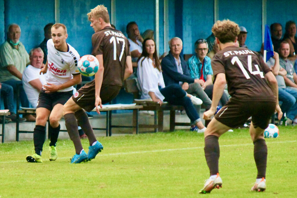 Read more about the article FC St. Pauli gegen LSK: Keine Beschränkungen für Fans