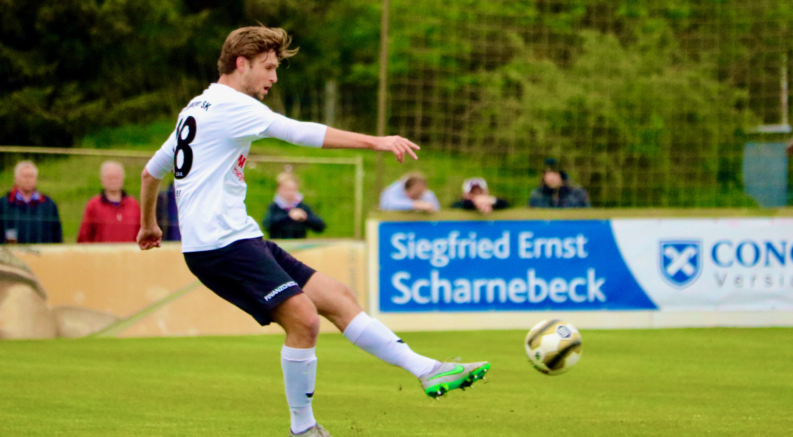 Read more about the article LSK holt Büchler zurück! Heute spielt er an den Sülzwiesen in der U23